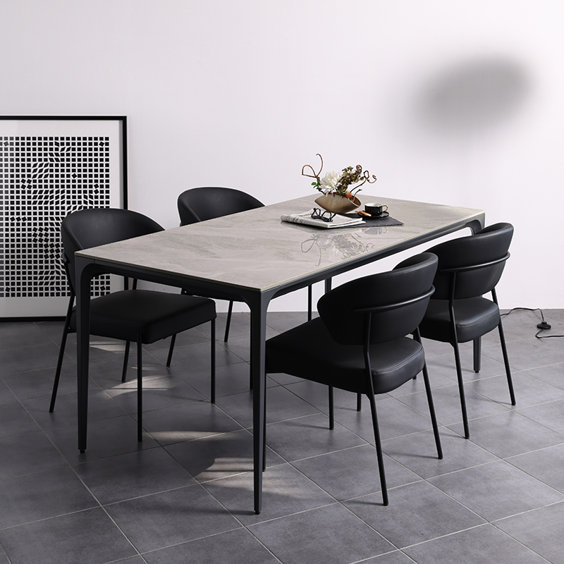 東京都23区内唯一の店舗！シンプル＆モダン家具専門店クラスティーナ