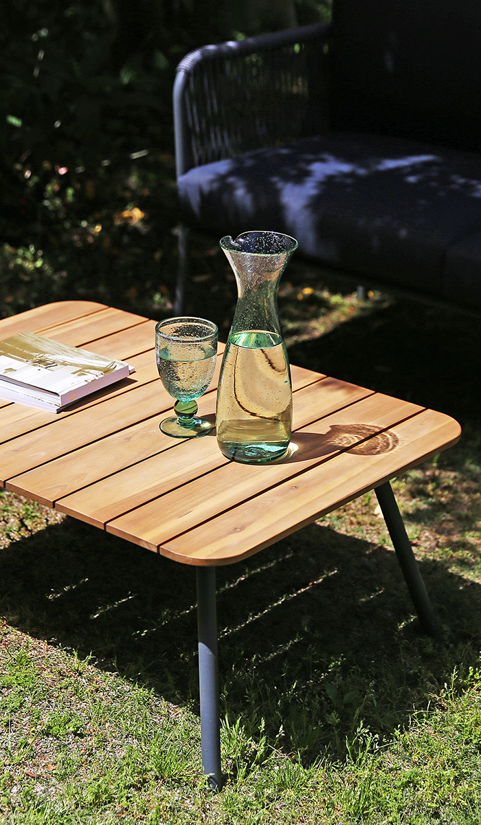 非日常感を愉しむことができるガーデンファニチャー - ソファー