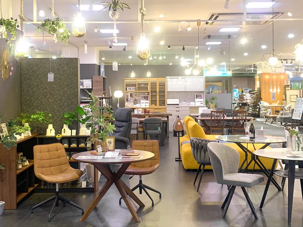 横浜のワールドポーターズ購入　ダイニングテーブル 横浜ワールドポーターズ店（神奈川県横浜市） - ソファー、モダン家具