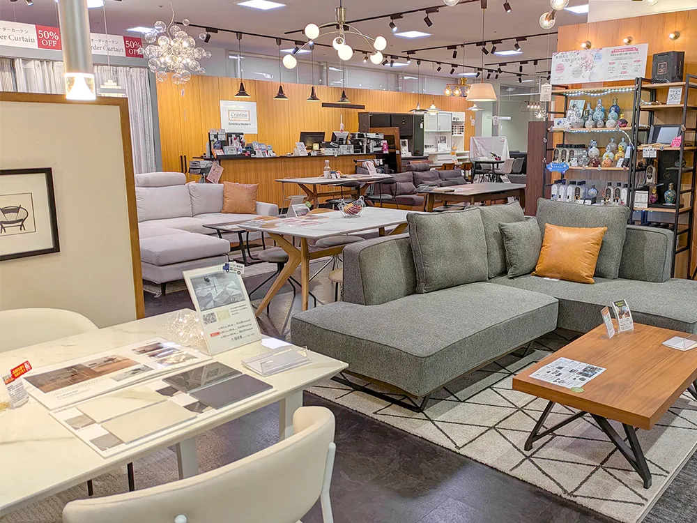 横浜ワールドポーターズ店（神奈川県横浜市） - ソファー、モダン家具