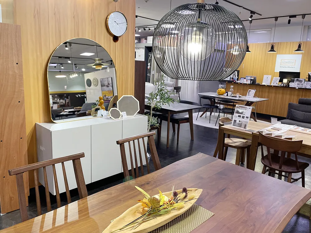 横浜ワールドポーターズ店（神奈川県横浜市） - ソファー、モダン家具