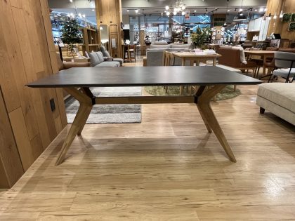 小田原店オススメのダイニングテーブルをご紹介します!! - ソファー
