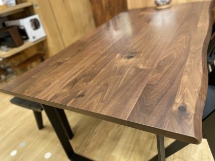 木の種類によって何が変わる？🌳 - ソファー、モダン家具のインテリア