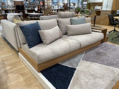 Lire (リール)】スタイリッシュなローソファ - ソファー、モダン家具の