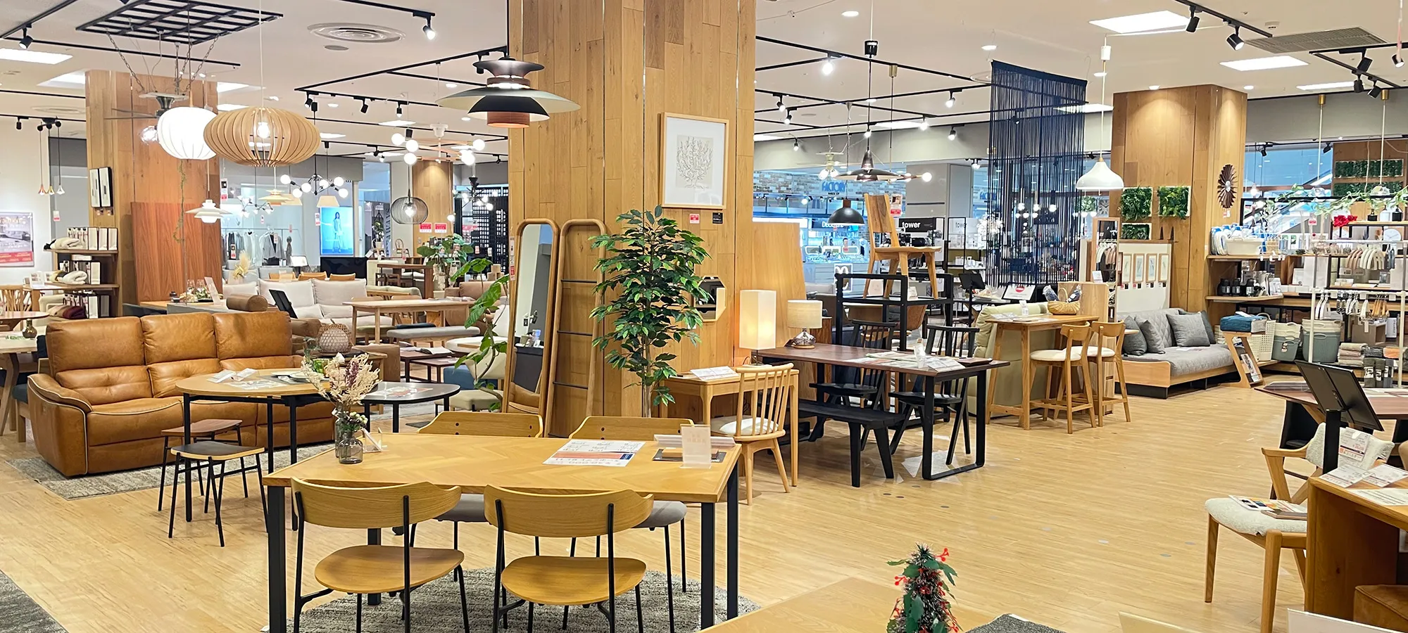 ナチュラルインテリア クラスティーナ小田原ダイナシティ店をご