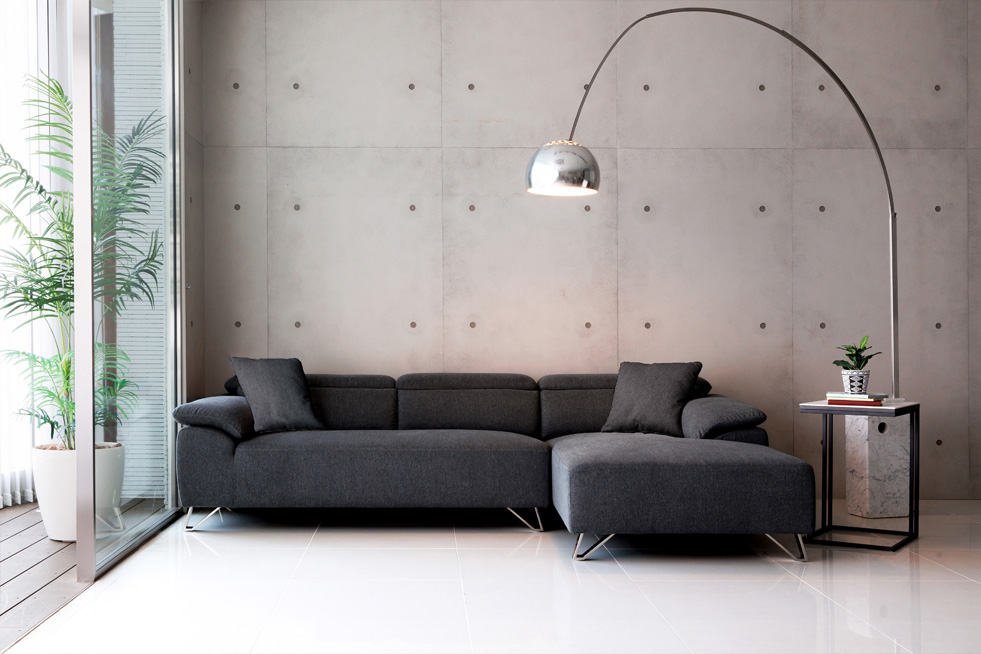 モノトーンインテリア クラスティーナソファーやモダン家具のインテリアショップ クラスティーナインターファニチャー家具を町田 目黒 横浜でお探しならクラスティーナ ソファ ベッド テーブルなどインテリアを飾るシンプルモダン家具をショップで販売