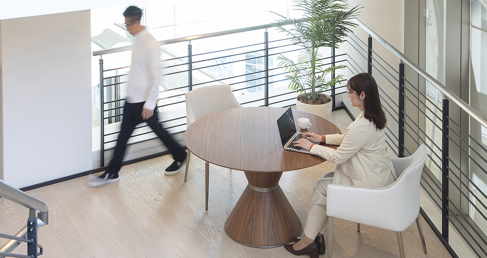 おすすめインテリア家具 ROUND TABLE - ソファー、モダン家具の