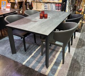 モダンなセラミックテーブル。【グラナダ】 - ソファー、モダン家具の